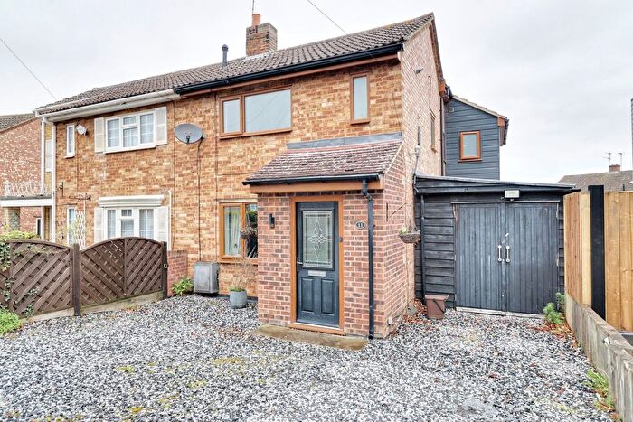 3 Bedroom Semi Detached House To Rent In Thornbera Close, Bishop's Stortford, CM23