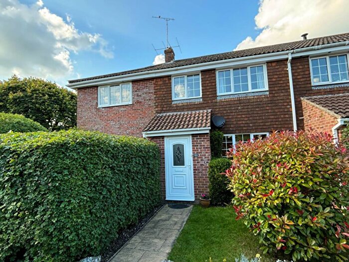 4 Bedroom End Of Terrace House For Sale In Southfield, West Overton, SN8