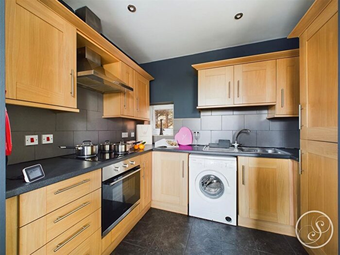 2 Bedroom Flat To Rent In Brookdale Avenue, WF5
