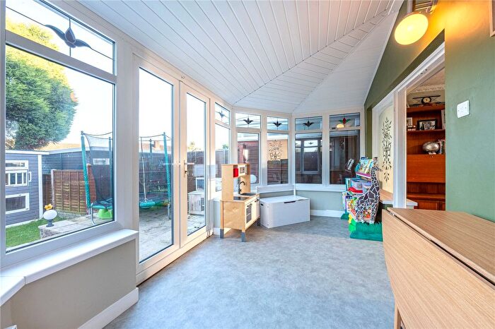 3 Bedroom Semi-Detached House For Sale In Wigford Road, Dosthill, Tamworth, Staffordshire, B77