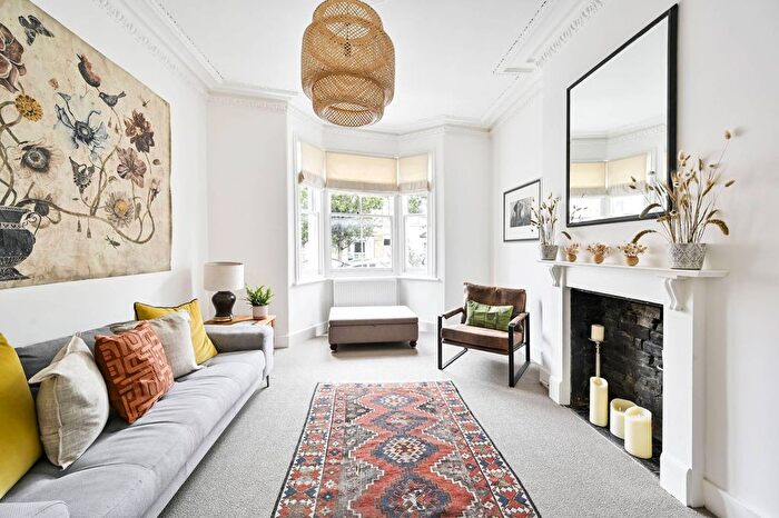 1 Bedroom Flat To Rent In Hugon Road, South Park, London, SW6