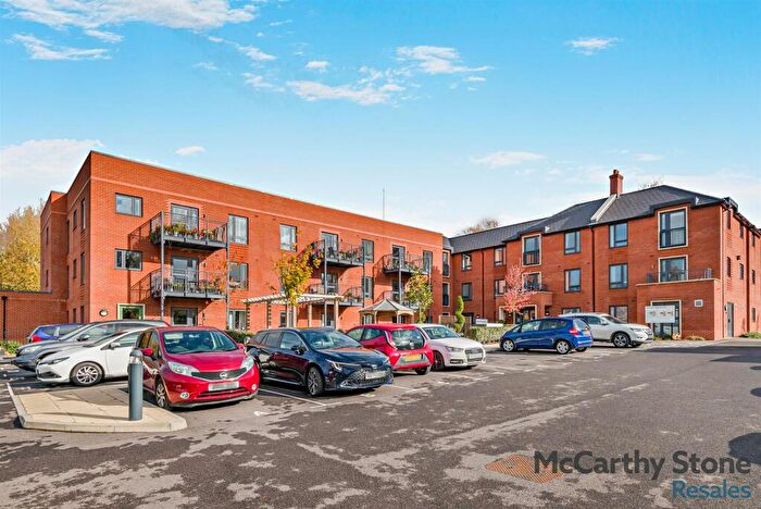 1 Bedroom Apartment For Sale In Crescent Place, Portway, Warminster, BA12