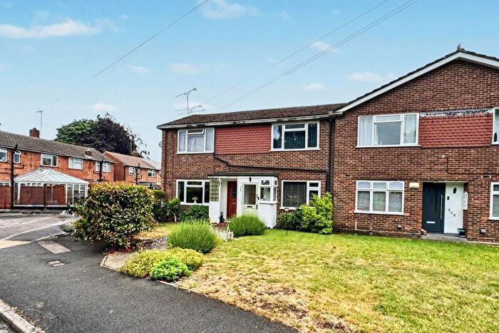 2 Bedroom Flat For Sale In Cheyne Way, Farnborough, GU14