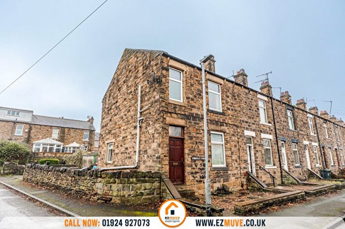 3 Bedroom End Terrace House For Sale In Kimberley Street, Dewsbury, WF12