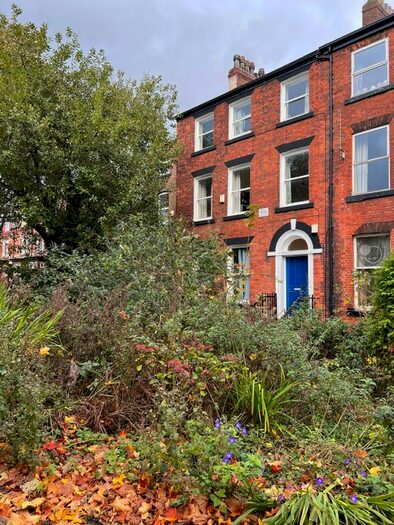 4 Bedroom Detached House To Rent In Blenheim Square, Leeds, LS2