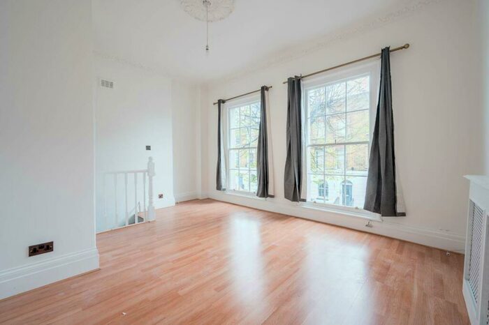 3 Bedroom Flat To Rent In Offord Road, Islington, London, N1