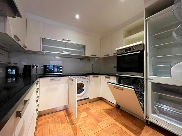 2 Bedroom Apartment To Rent In Grosvenor Street West, Birmingham, B16