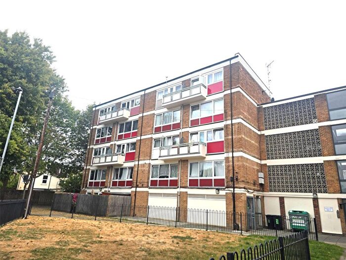4 Bedroom Flat To Rent In Cottage Grove, Southsea, Hampshire, PO5