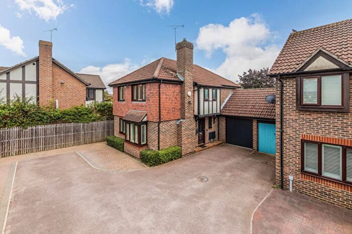 4 Bedroom Detached House For Sale In Ballard Chase, Abingdon, OX14