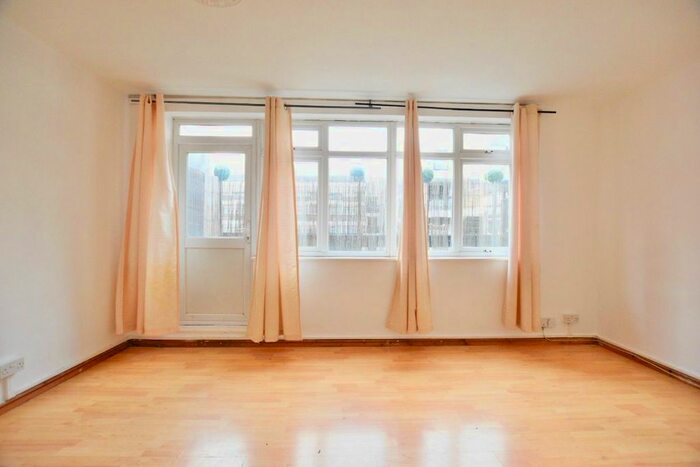 3 Bedroom Flat To Rent In Haberdasher Street, London, N1