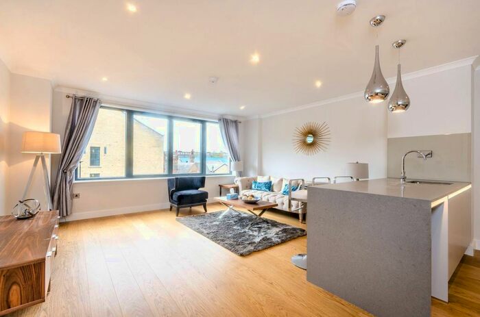 1 Bedroom Flat To Rent In Brentford High Street, Brentford, TW8