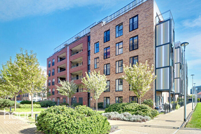 2 Bedroom Apartment For Sale In Maxwell Road, Romford, RM7