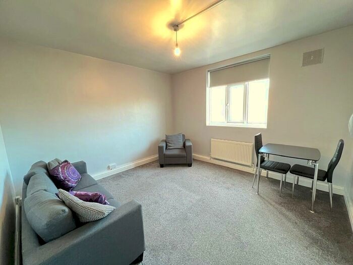 2 Bedroom Apartment To Rent In Well Street, London, E9