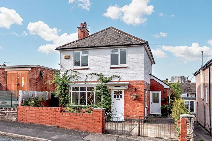 3 Bedroom Detached House For Sale In Park Avenue, Flint, CH6
