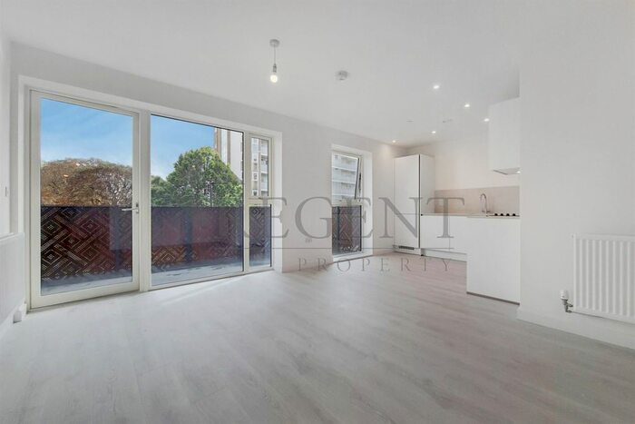 3 Bedroom Flat To Rent In Winter Apartments, East Acton Lane, W3