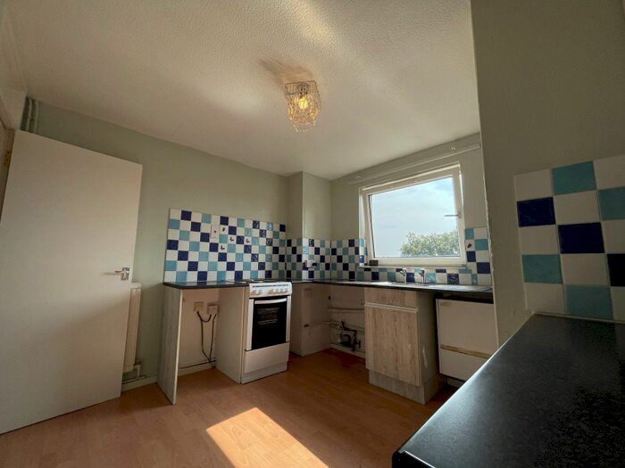 3 Bedroom Maisonette To Rent In Scarborough Walk, Corby NN18