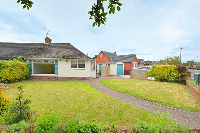 2 Bedroom Semi-Detached Bungalow To Rent In Elmpark View, York, YO31