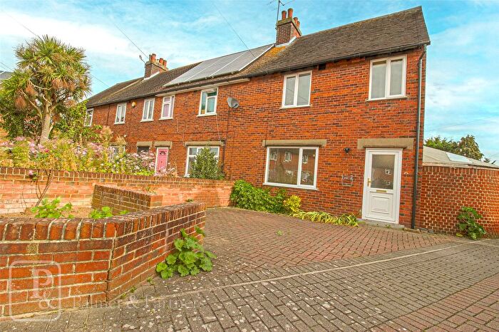 3 Bedroom End Of Terrace House To Rent In Collingwood Road, Colchester, Essex, CO3