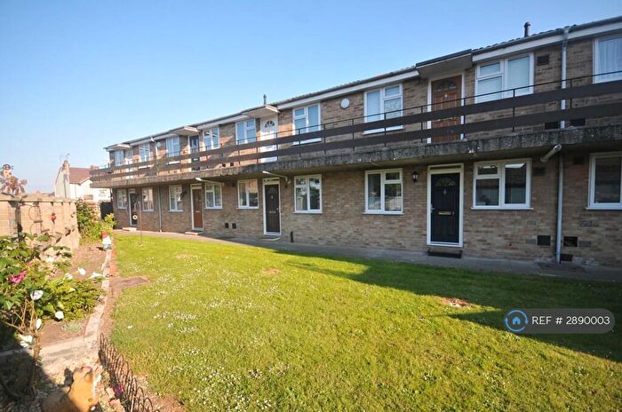 1 Bedroom Flat To Rent In Lancaster Close, Ramsgate, CT12
