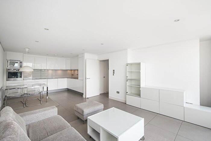 2 Bedroom Flat To Rent In Balham Hill, London, SW12