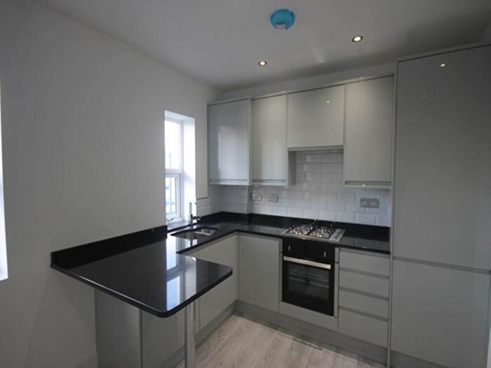 1 Bedroom Flat To Rent In High Road, South Woodford, London, E18