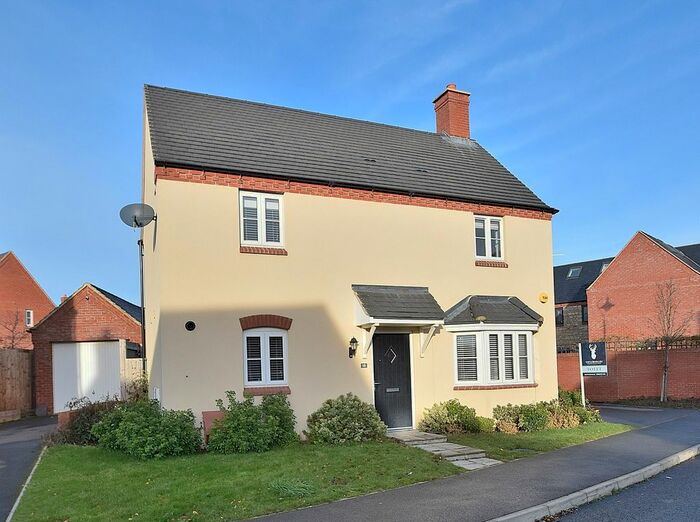 3 Bedroom Detached House To Rent In Blackhorse Drive, Old Stratford, MK19