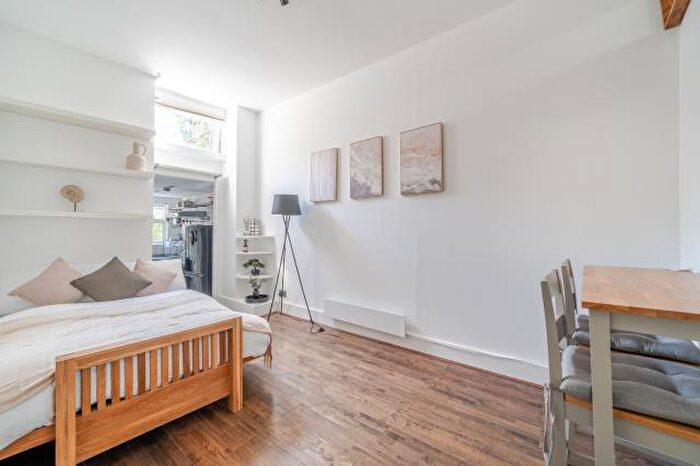 Studio To Rent In Heath Street, London, NW3