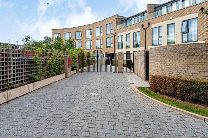 5 Bedroom Property To Rent In Gunnersbury Mews, Chiswick, W4