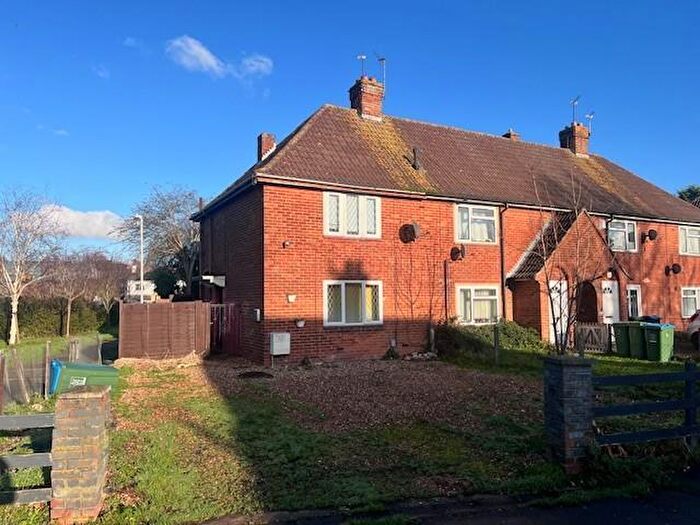 2 Bedroom End Of Terrace House To Rent In Penn Road, Aylesbury, HP21