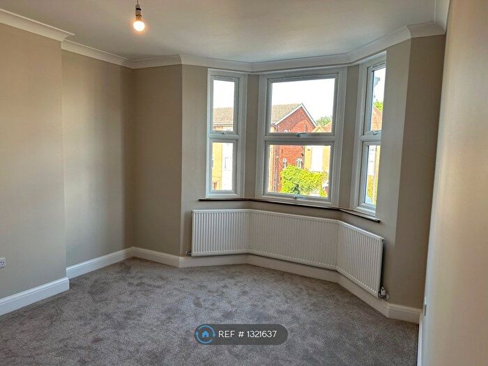 3 Bedroom Flat To Rent In Welldon Crescent, Harrow, HA1
