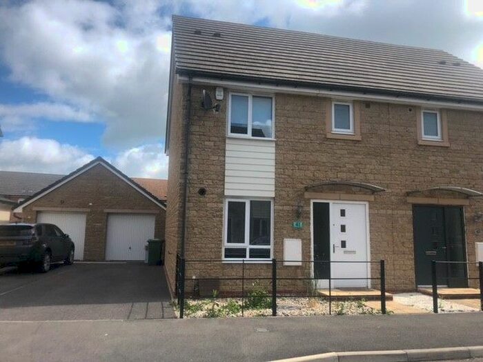 3 Bedroom Semi-Detached House To Rent In Blackthorn Road, Didcot, OX11