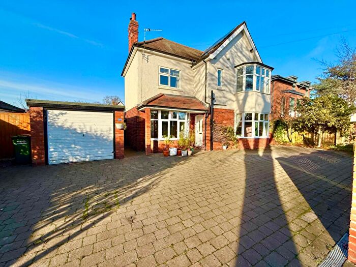 3 Bedroom Detached House For Sale In Nettleham Road, Lincoln, LN2