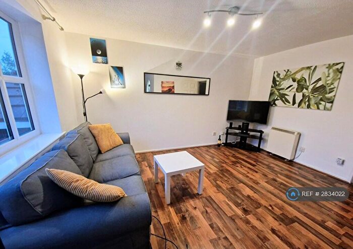 2 Bedroom Flat To Rent In Sherborne Street, Manchester, M8