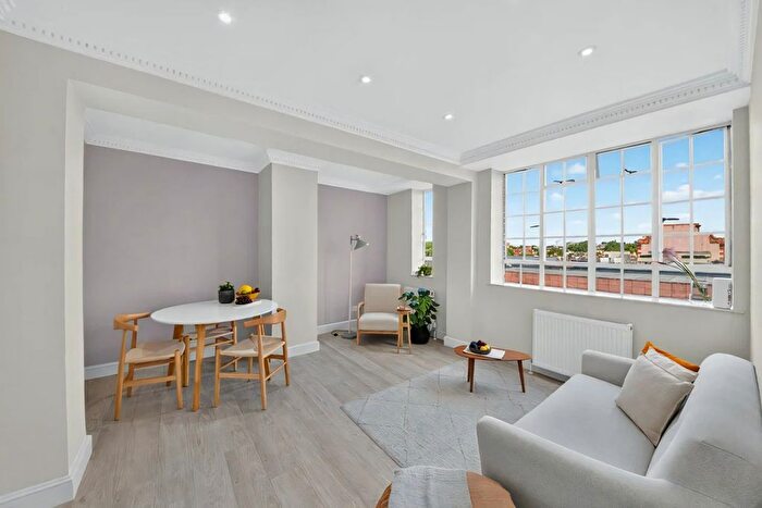 2 Bedroom Flat For Sale In Sloane Avenue, Chelsea, SW3