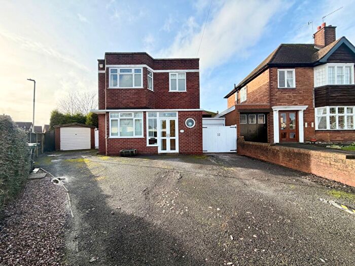 3 Bedroom Detached House For Sale In Hockley Lane, Netherton, Dudley, DY2