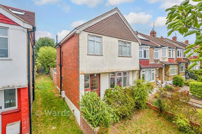 3 Bedroom End Of Terrace House For Sale In St. William's Way, Rochester, Kent, ME1