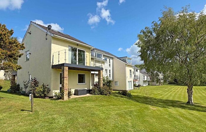 3 Bedroom End Of Terrace House For Sale In Ffordd Garnedd, Y Felinheli, Gwynedd, LL56