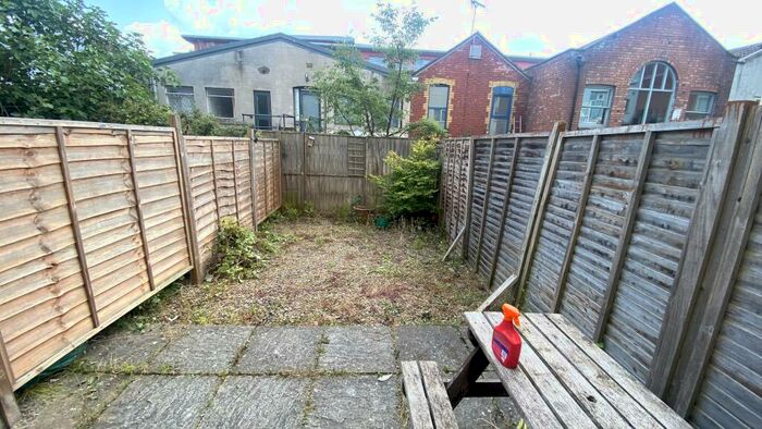 2 Bedroom Flat To Rent In City Road, Bristol, BS2