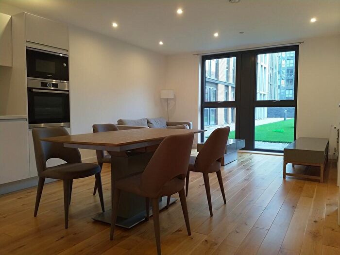 1 Bedroom Flat For Sale In Communication Row, Birmingham, West Midlands, B15