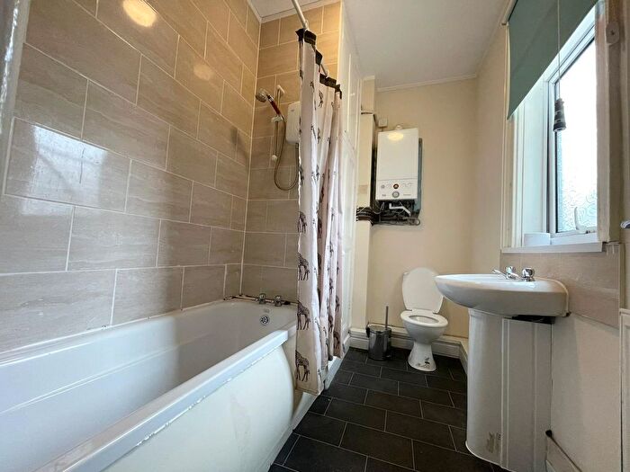 1 Bedroom Flat To Rent In Sharrow Vale Road, Sheffield, S11