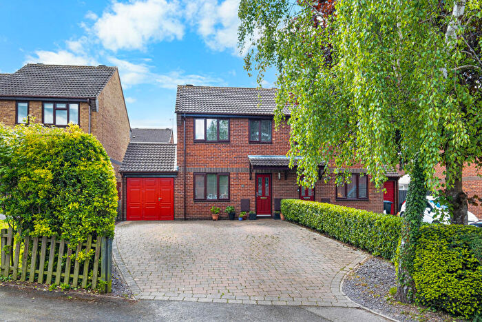 3 Bedroom Semi-Detached House For Sale In Swaledale Close, Bromsgrove, B60