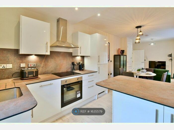 2 Bedroom Flat To Rent In Davenport Park Road, Stockport, SK2