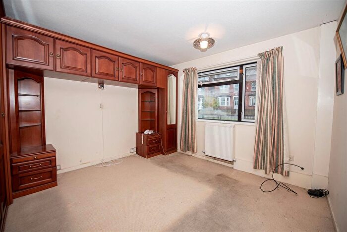 3 Bedroom Terraced House For Sale In Woodborough Road, Mapperley, Nottingham, NG3