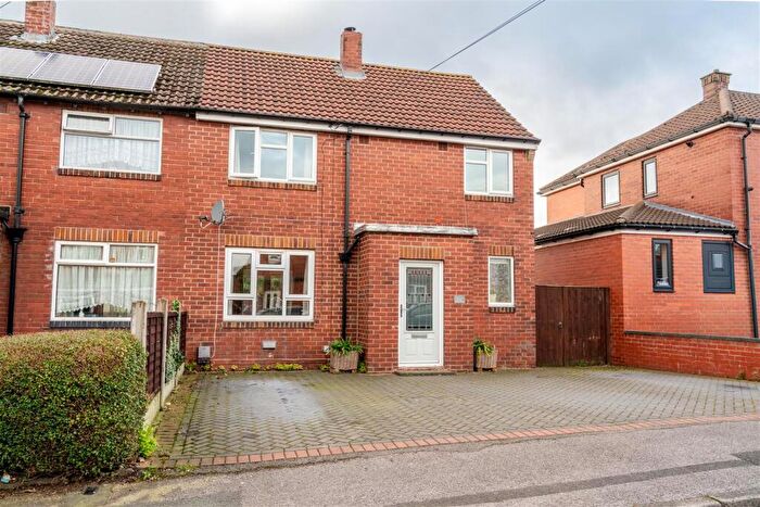3 Bedroom Semi Detached House For Sale In Windsor Crescent, Rothwell, Leeds, LS26