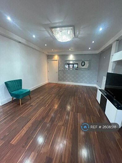 5 Bedroom Semi-Detached House To Rent In Scribers Lane, Birmingham, B28