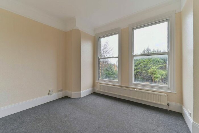 2 Bedroom Flat To Rent In Gatestone Road, London, Crystal Palace, London, SE19