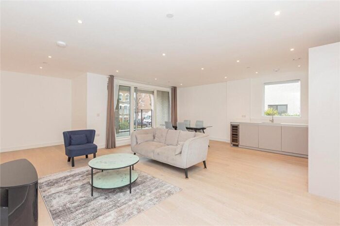 2 Bedroom Apartment To Rent In The Avenue, London, NW6