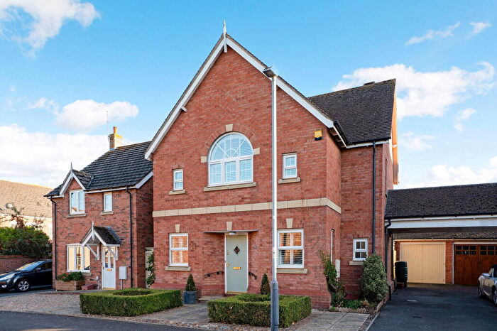 3 Bedroom Detached House For Sale In Railway Crescent, Shipston-on-stour, CV36