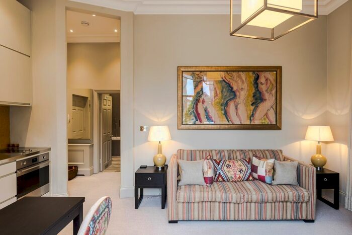 1 Bedroom Flat To Rent In Earl's Court Square, London, SW5