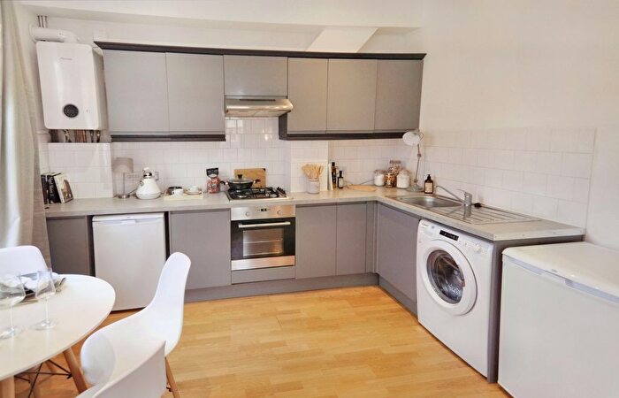 1 Bedroom Maisonette To Rent In Acton Lane, Chiswick, W4